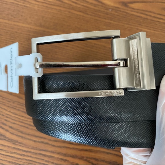 New Calvin Klain Men's Reversible Black Brown Genuine Leather Belt Size 38 - Picture 5 of 10